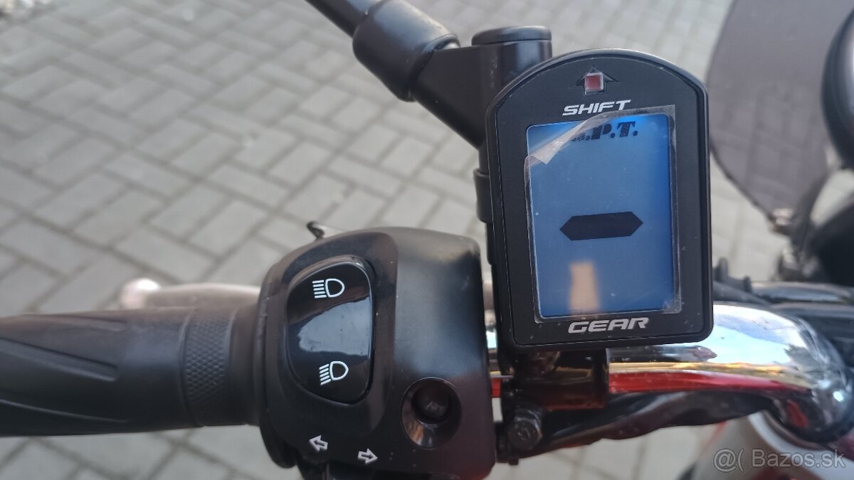 YAMAHA YBR250 - 6