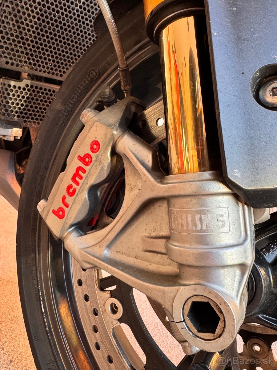 Triumph Speed Triple 1050R (2016) - 6