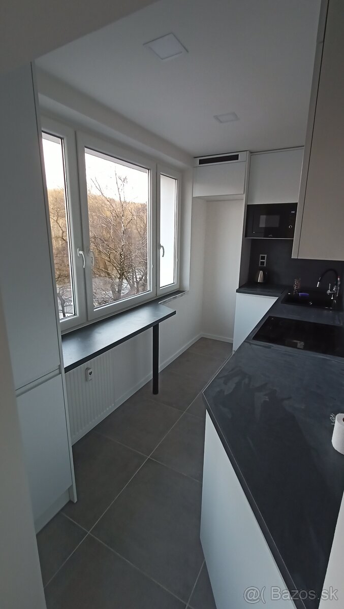 REKONŠTRUKCIE BYTOV -INTERIÉROV, DOMOV - 6