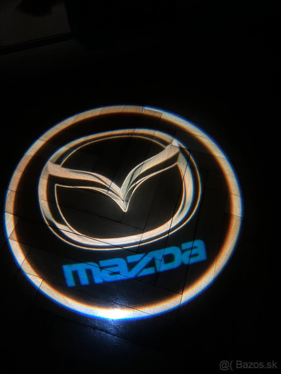 Svetlá s logom projektory do dverí do auta - 6