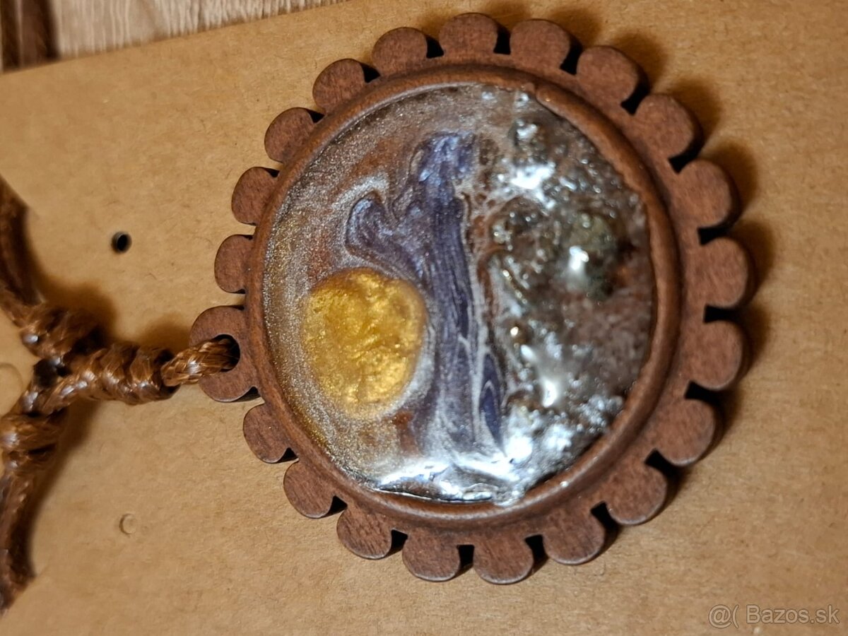 Drevené prívesky zo zivice - 6