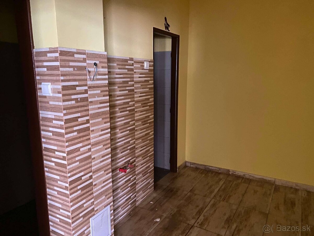 RealityKolesár prenajíma priestor 170m2 OC Torysa Jaltská Fu - 6