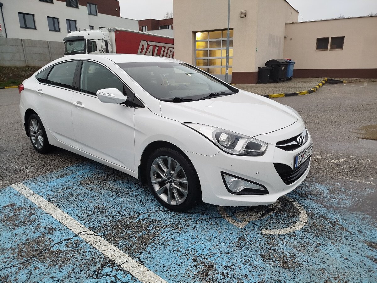 Hyundai i40, 1.7CRDi, sedan, model 2015 - 6