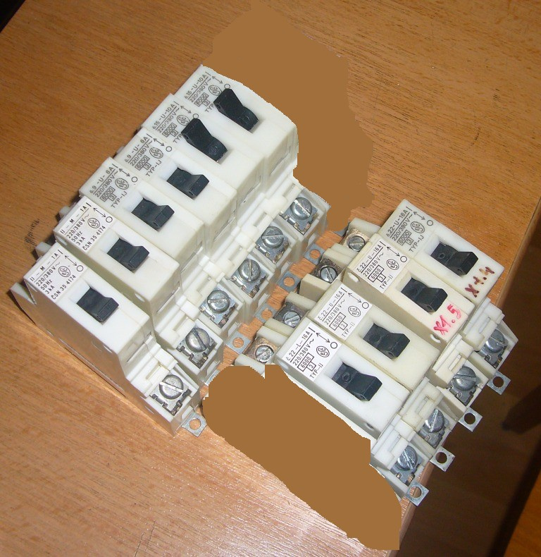 Staršie ističe SEZ 16A, 32A, 40A - 6