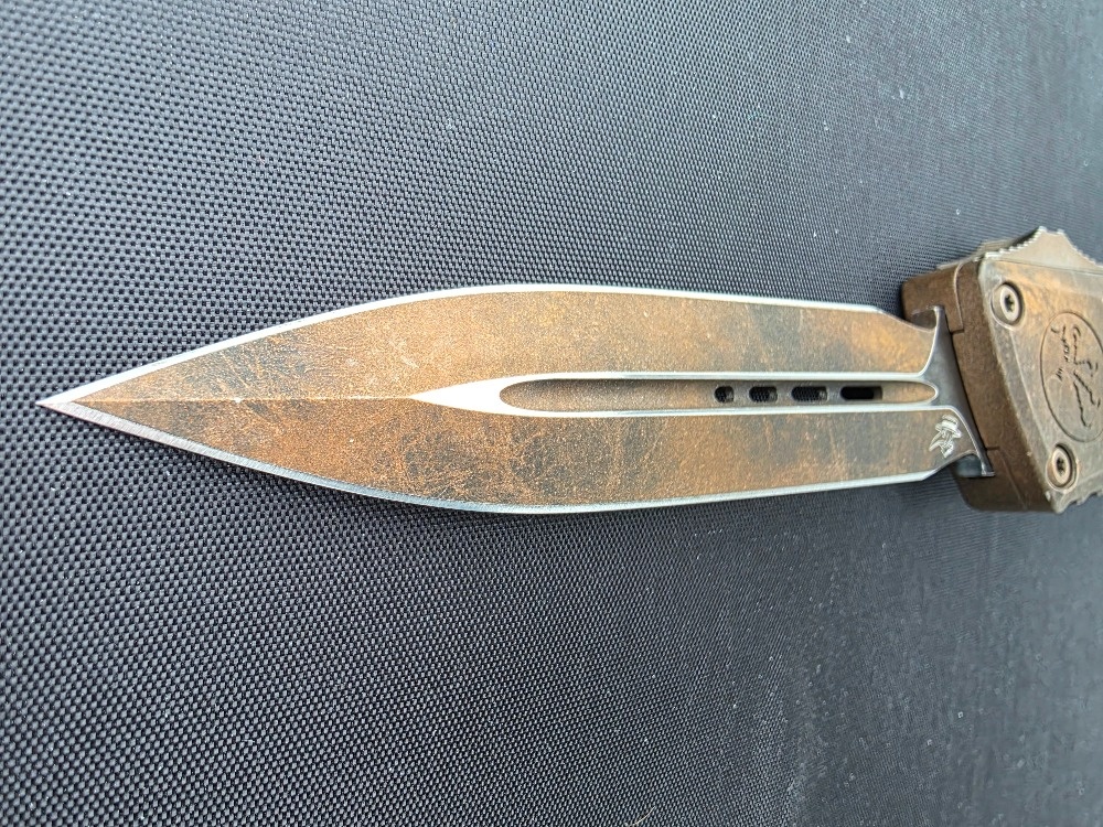 Microtech Combat Troodon Gen III Plague Outbreak - 6