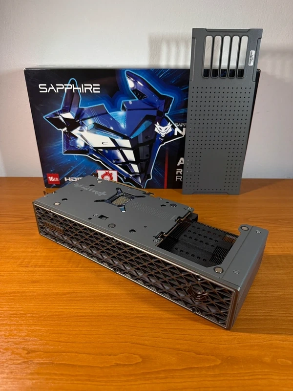 Grafická karta (GPU) SAPPHIRE NITRO+ AMD Radeon RX 9070 XT G - 6