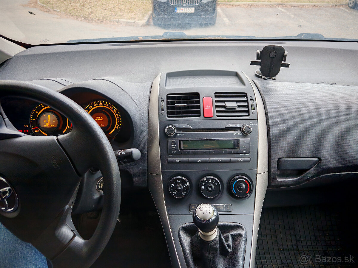 Toyota Auris 1,33 2009 - 6