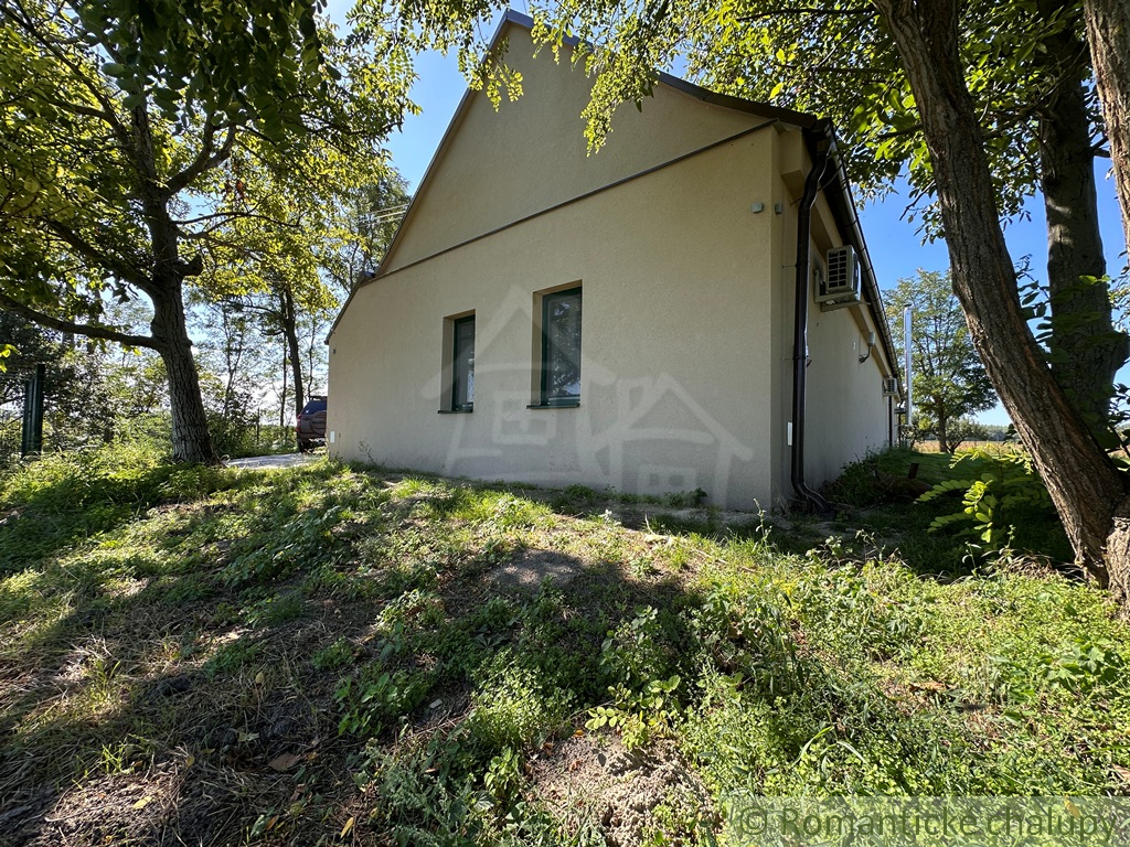 Vidiecky dom na samote s veľkým pozemkom na bývanie, chalu - 6