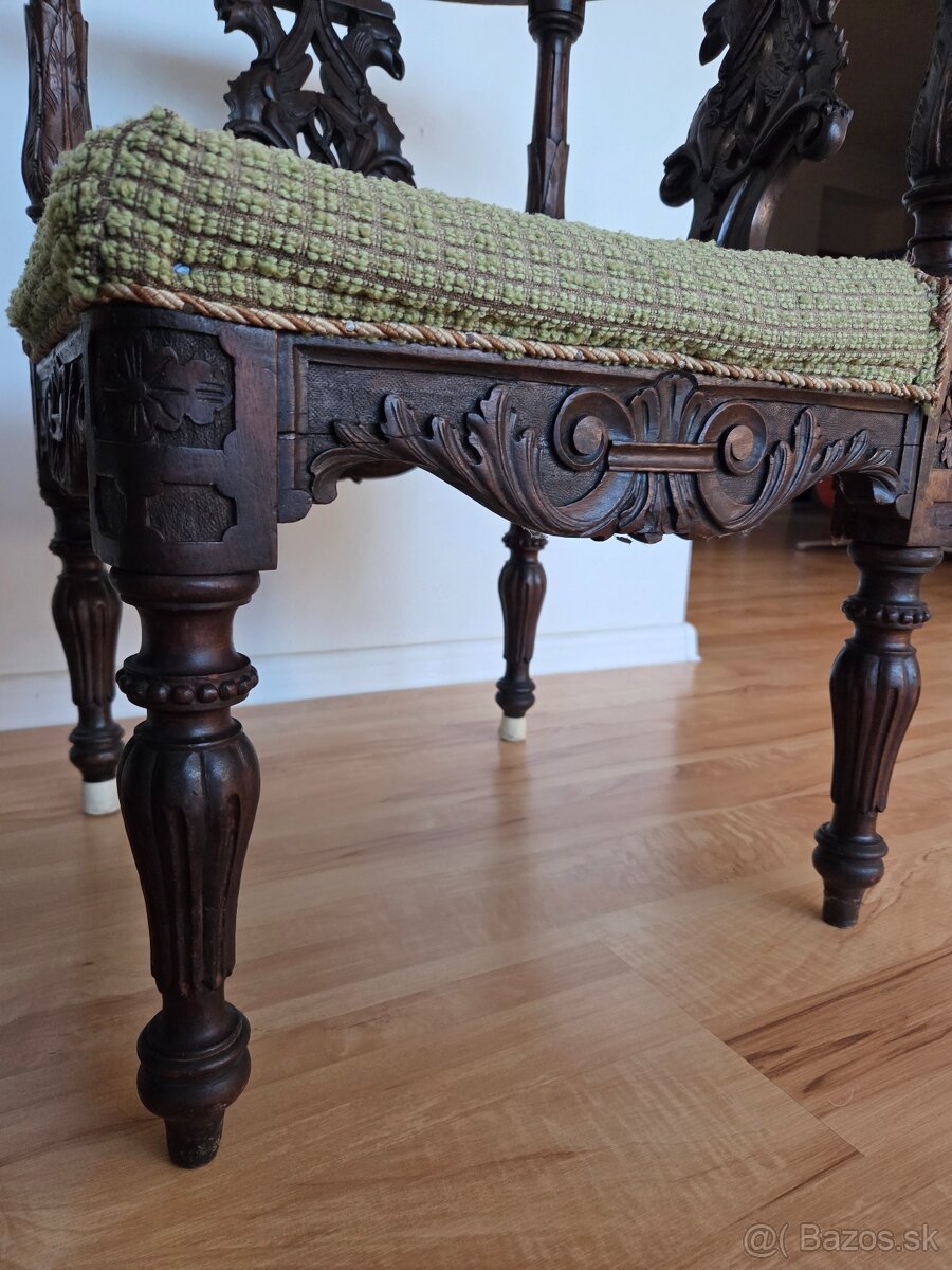 Starožitné drevené stoličky v renesančnom štýle - 6