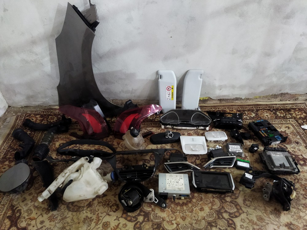 Peugeot 2008 1,6 hdi - 6