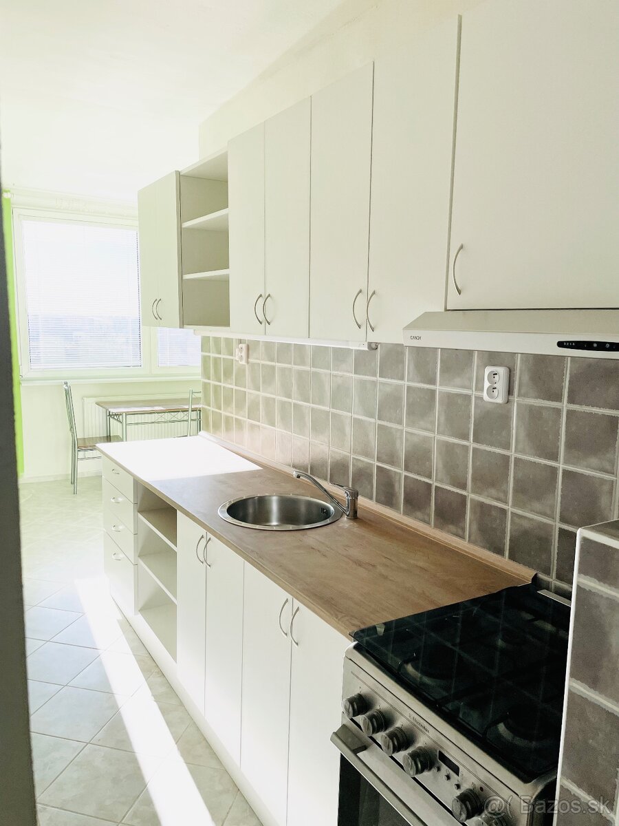 Veľký 2 izbový byt Michalovce - 6