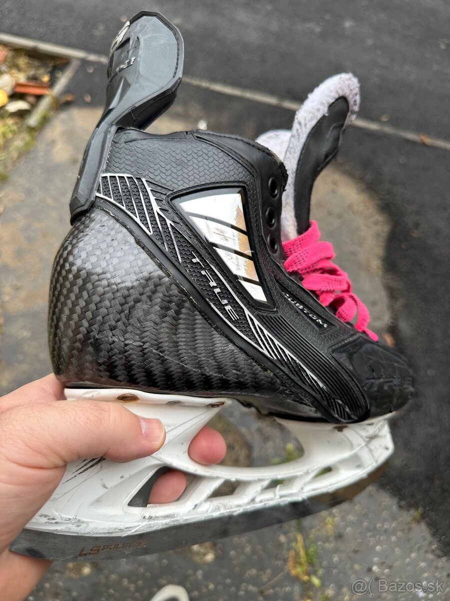 Korcule na hokej True Custom - 6
