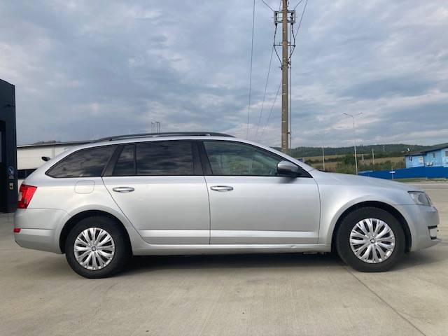 Škoda Octavia combi 1.6 TDI, 2016, 81kW, NAVI - 6