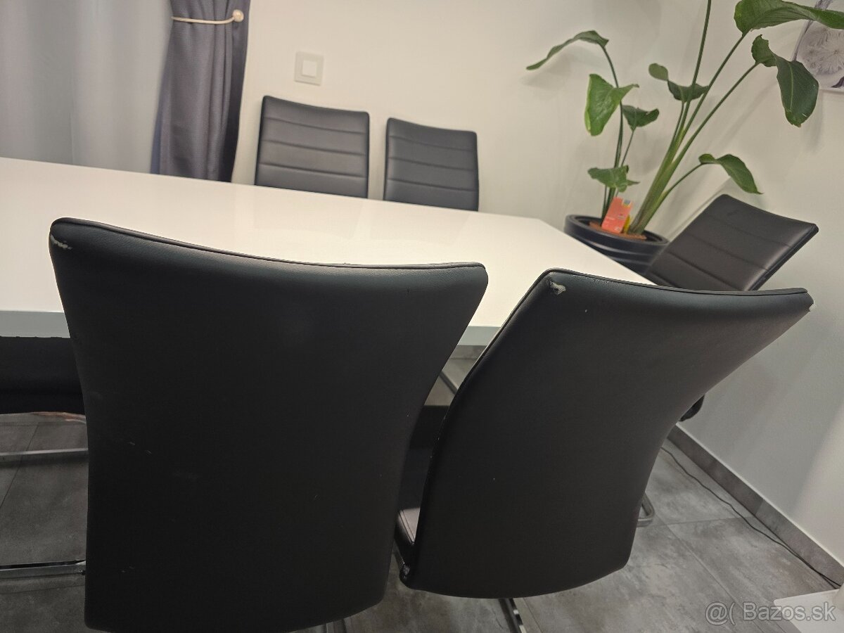 Jedálenský stôl a stoličky - 6