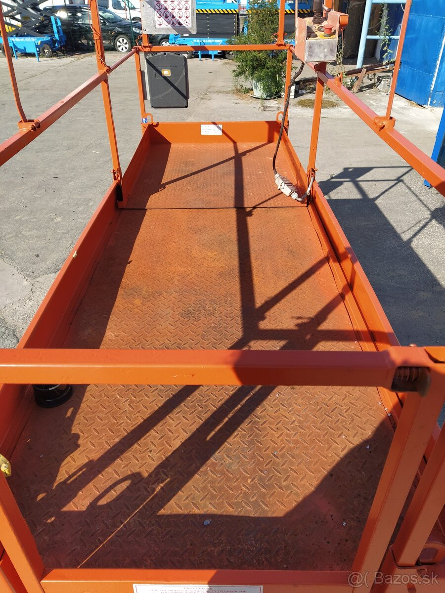 NOŽNICOVÁ PRACOVNÁ PLOŠINA 11.7m - 6