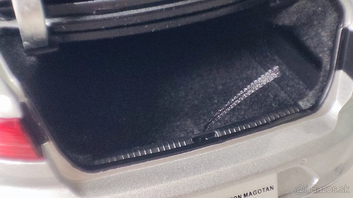 Volkswagen Passat 1:18 - 6