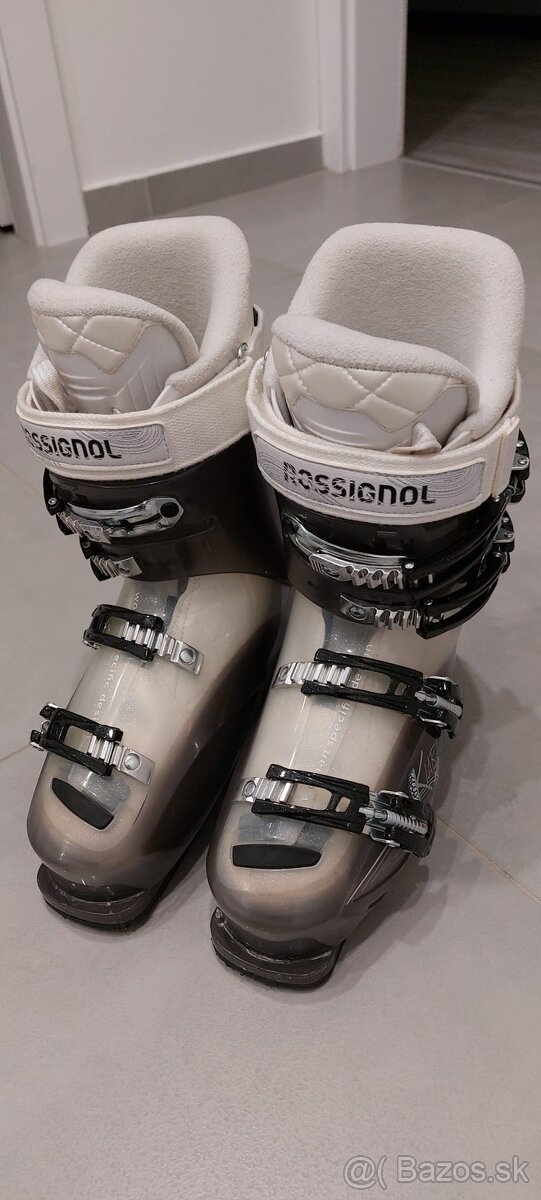 Lyže, lyžiarky a paličky - 6