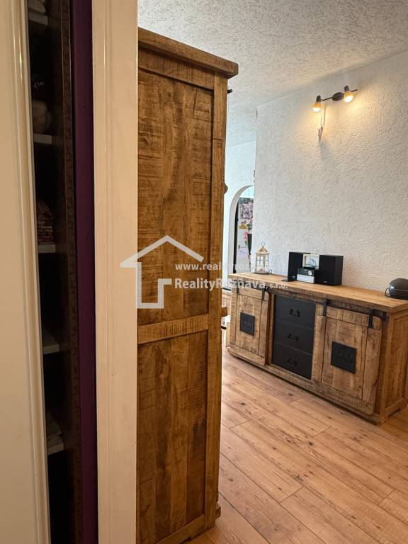 3 izbový kompletne zrekonštruovaný byt s balkónom - 6