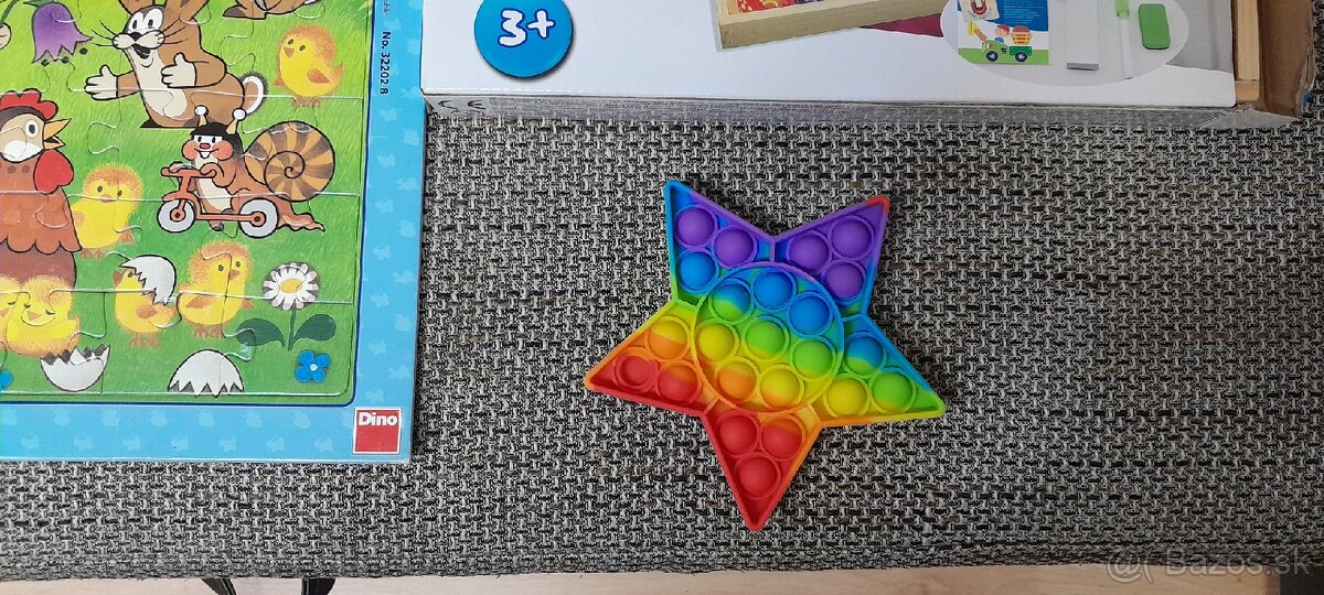 Mix hračiek, vkladacky, pop it - 6