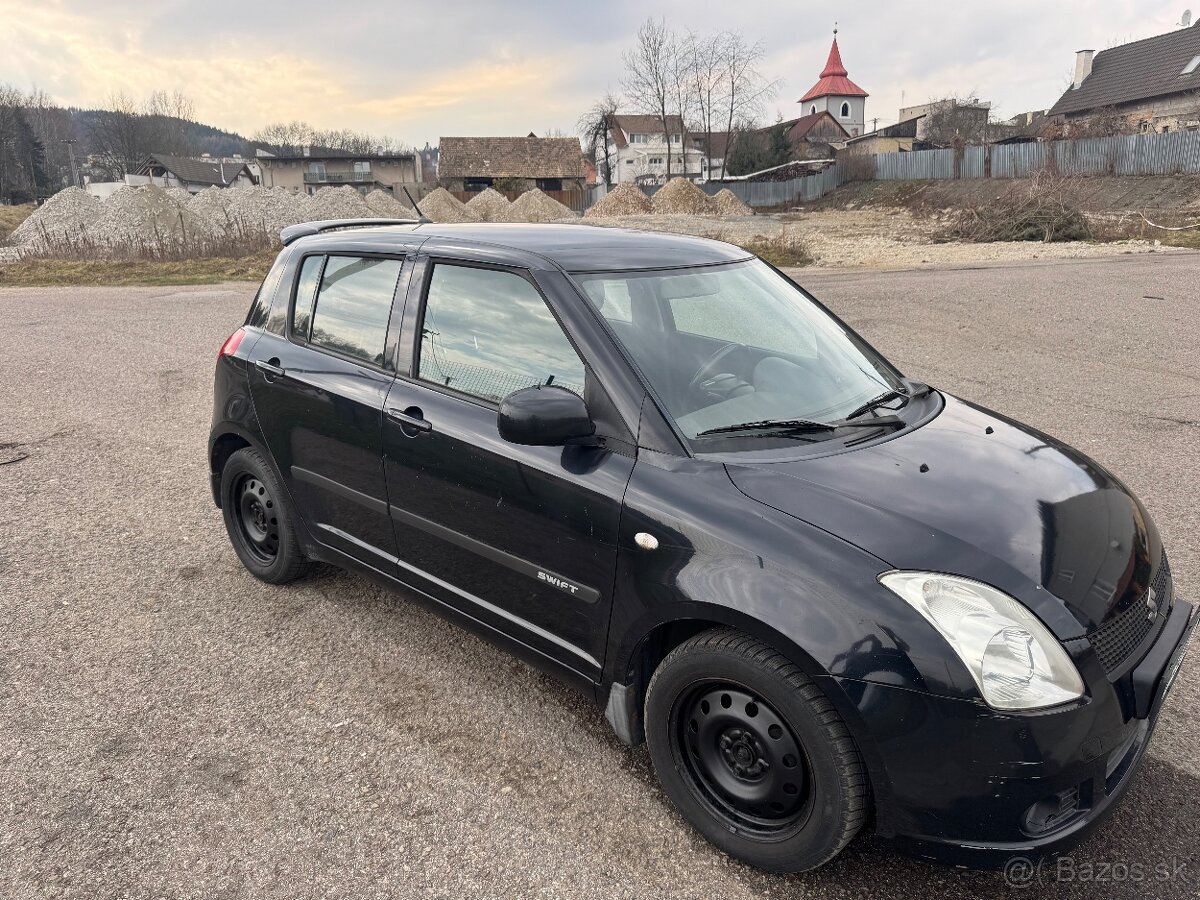 Predám Suzuki Swift 1,3i 4x4 - 6