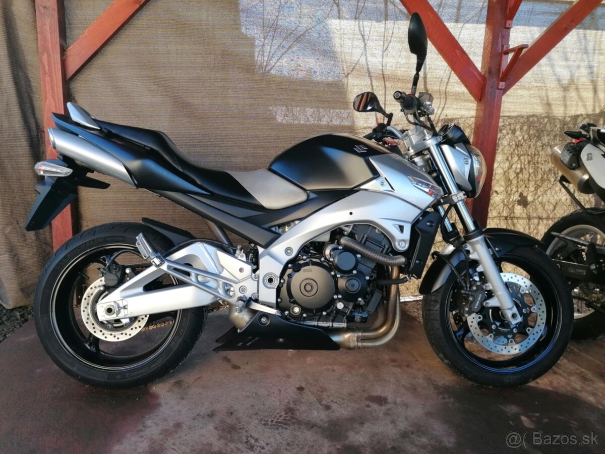 Suzuki Gsr 600 - 6