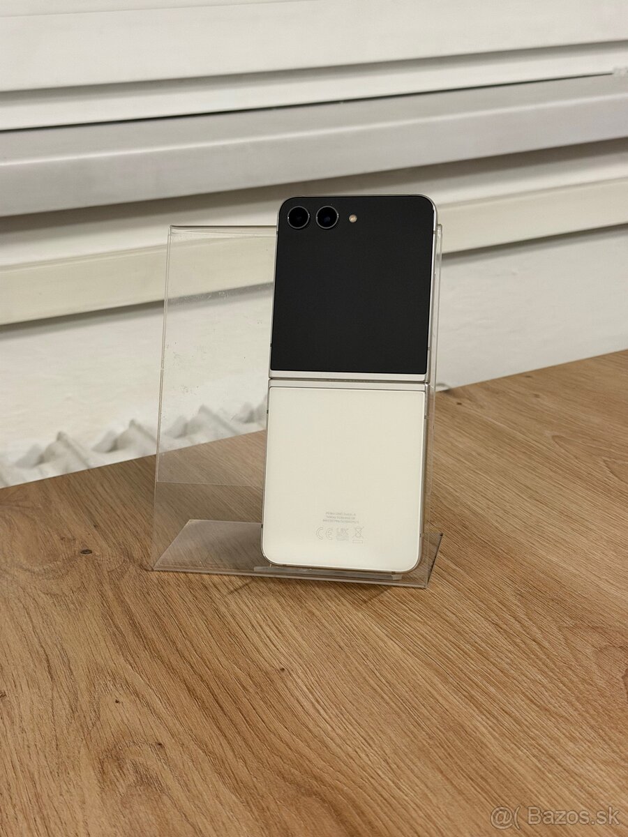Dobrý deň Ponúkam na predaj Samsung Z Flip 5 512GB White - 6