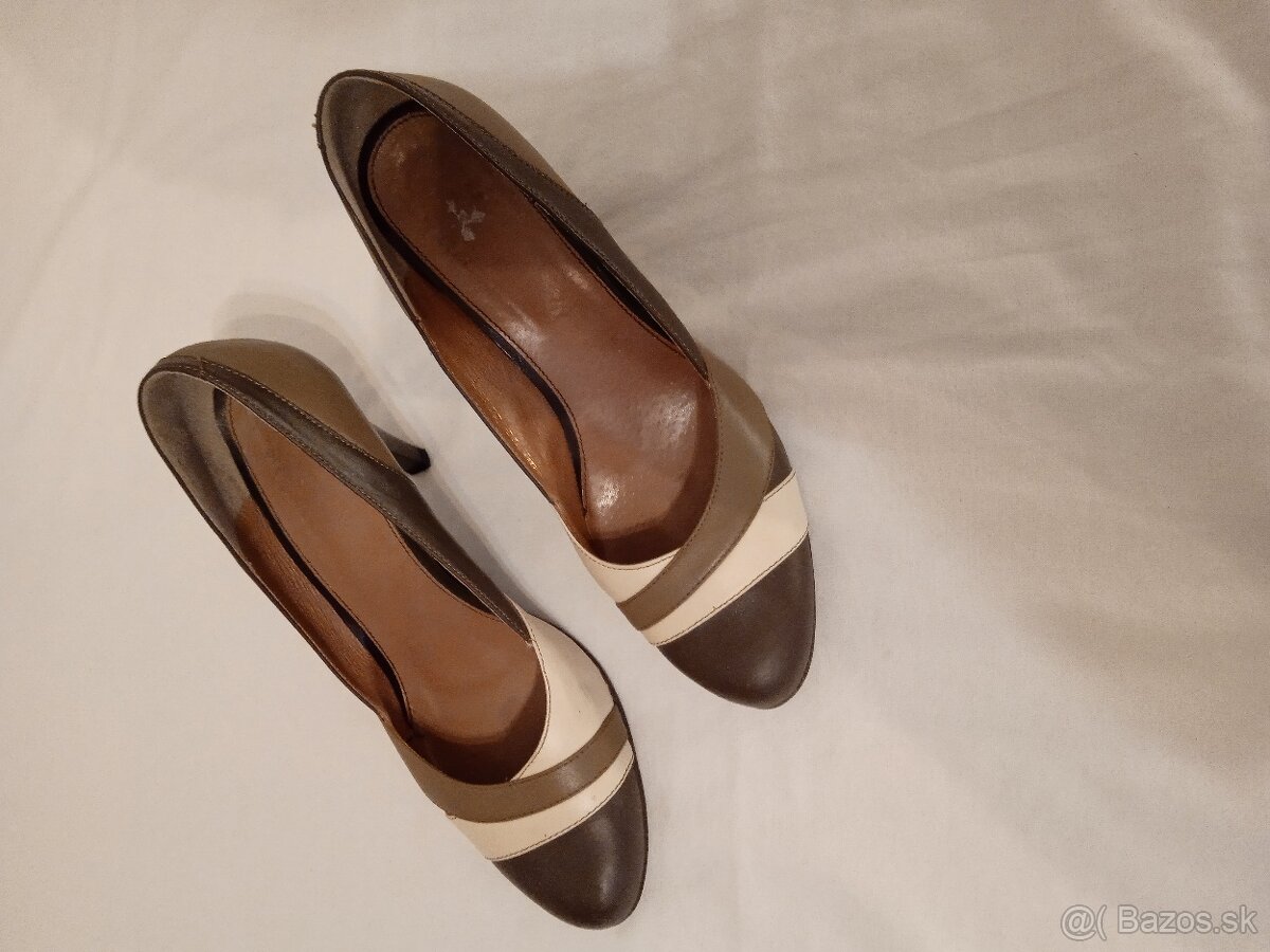 Predám krabicu oblečenia a topánok. - 6