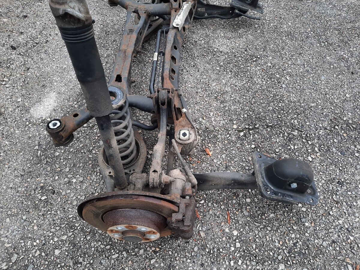 zadná náprava Passat B8 - 6