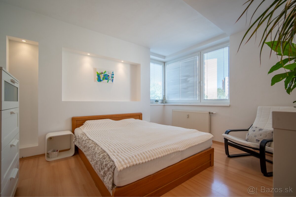 PRENÁJOM 3 izbový byt 95 m² + balkón, parking Kramáre BA – pohled 6