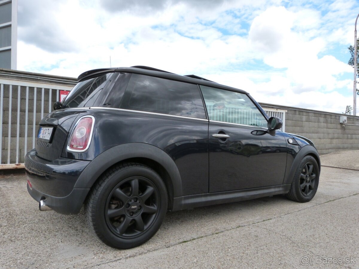 Mini One 1,4i 70kW M6 panoráma - 6