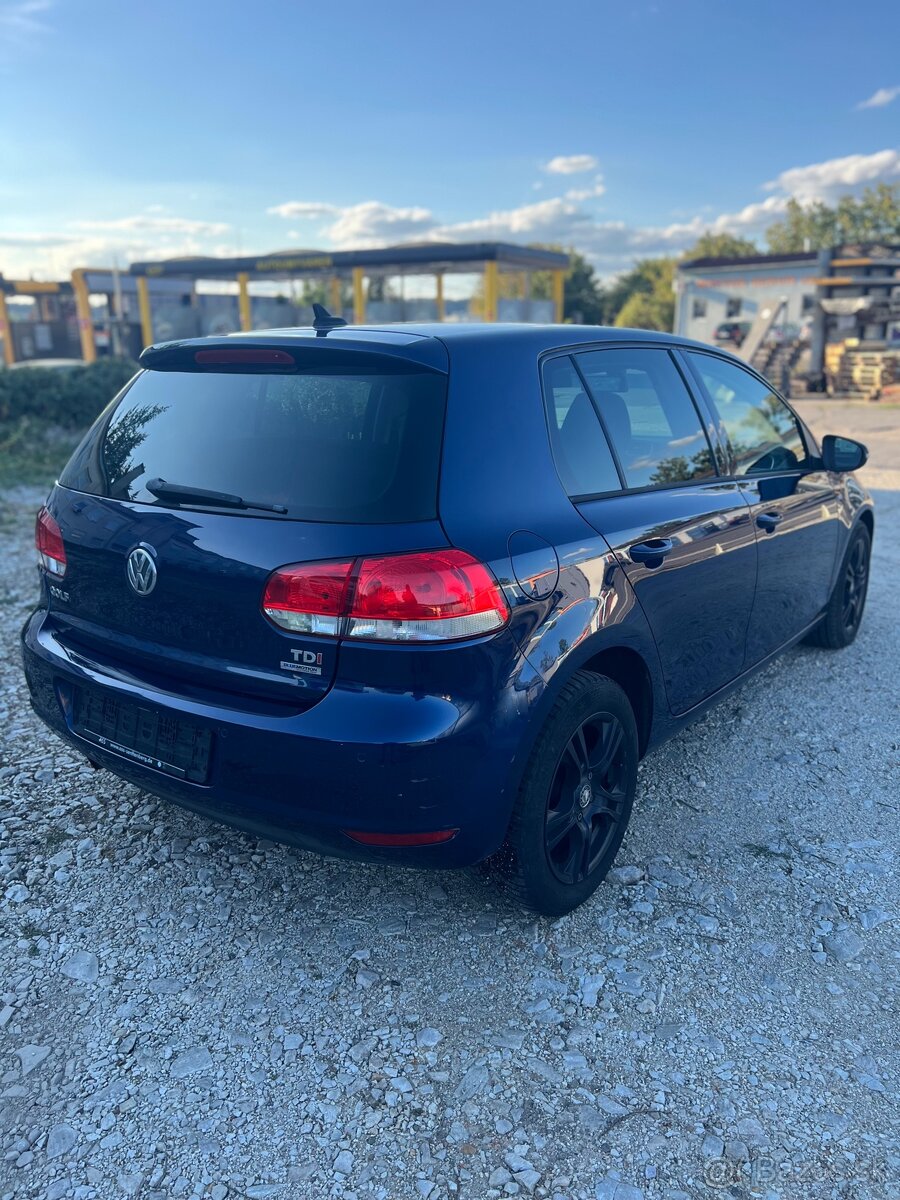 Volkswagen Golf 1.6TDI Bluemotion - 6