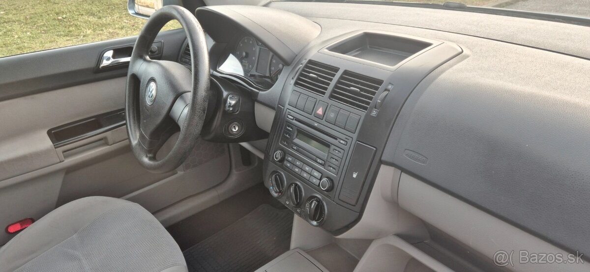Predám Volkswagen Polo 1.2 51kw Benzin r.v.2008 - 6