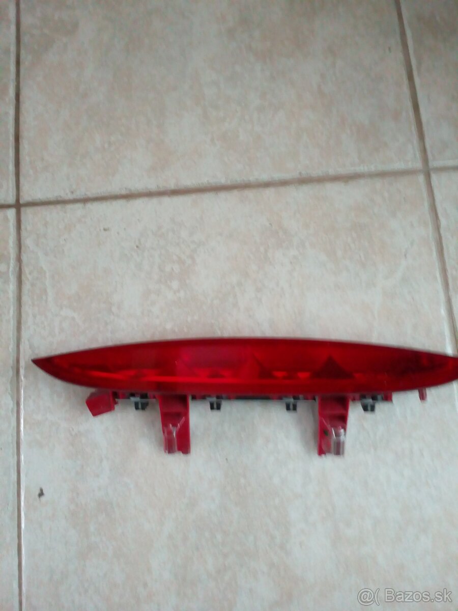 Peugeot 208 diely piatych dvier - 6