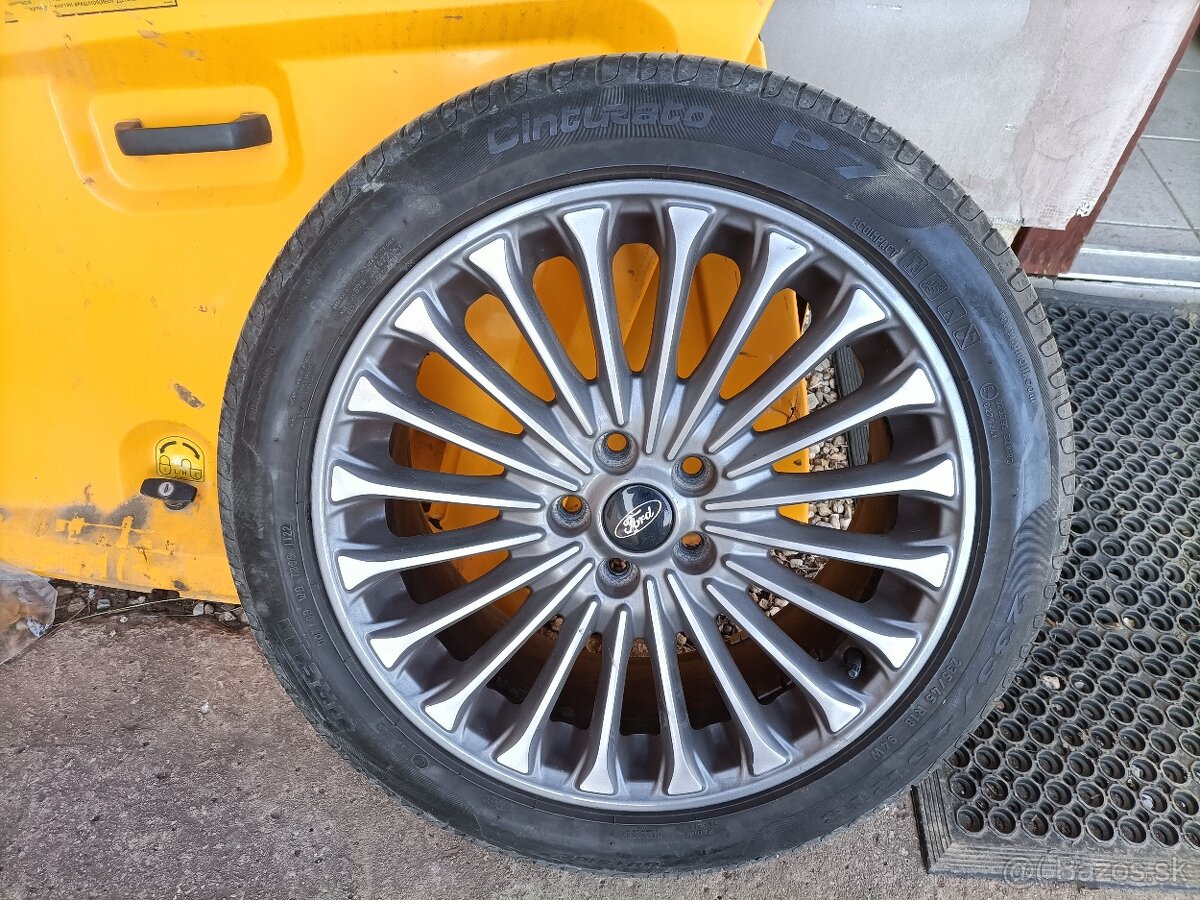 Elektróny Ford R18 - 6