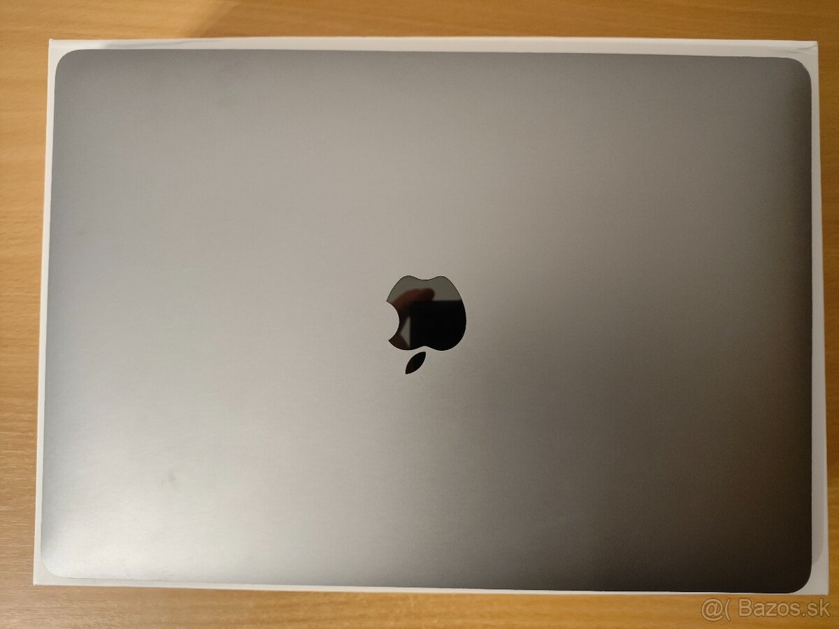MacBook Air 2020 | i7 • 8GB • 256GB - 6