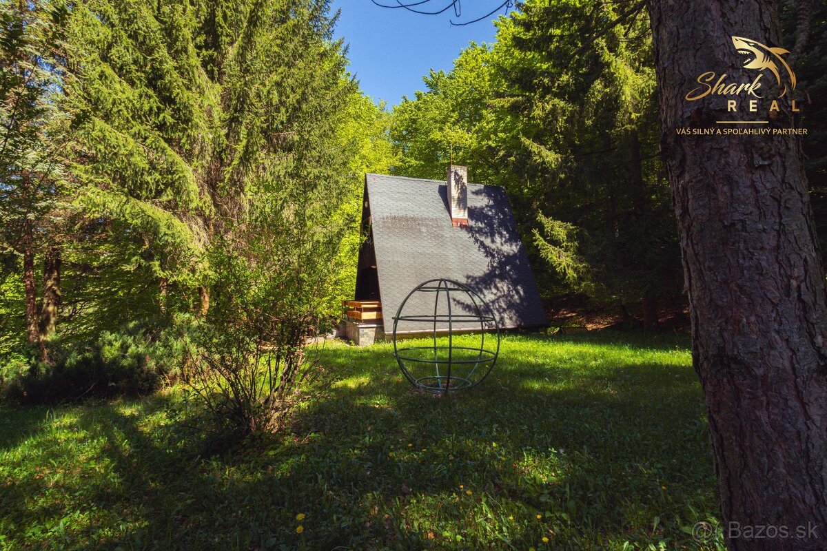 REZERVOVANÉ Čarovná chata uprostred prírody s tečúcim poto - 6