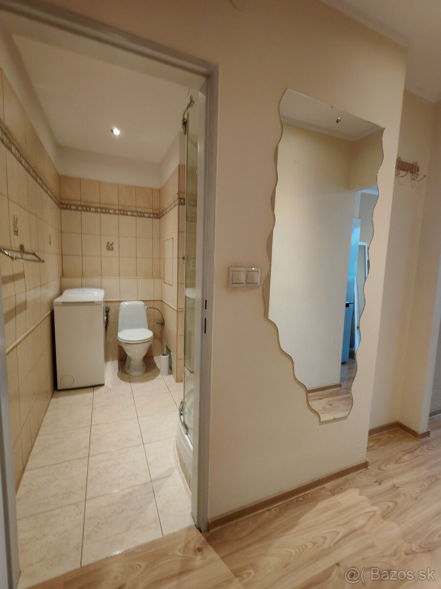 Garsónka s balkónom, Sihoť - 6