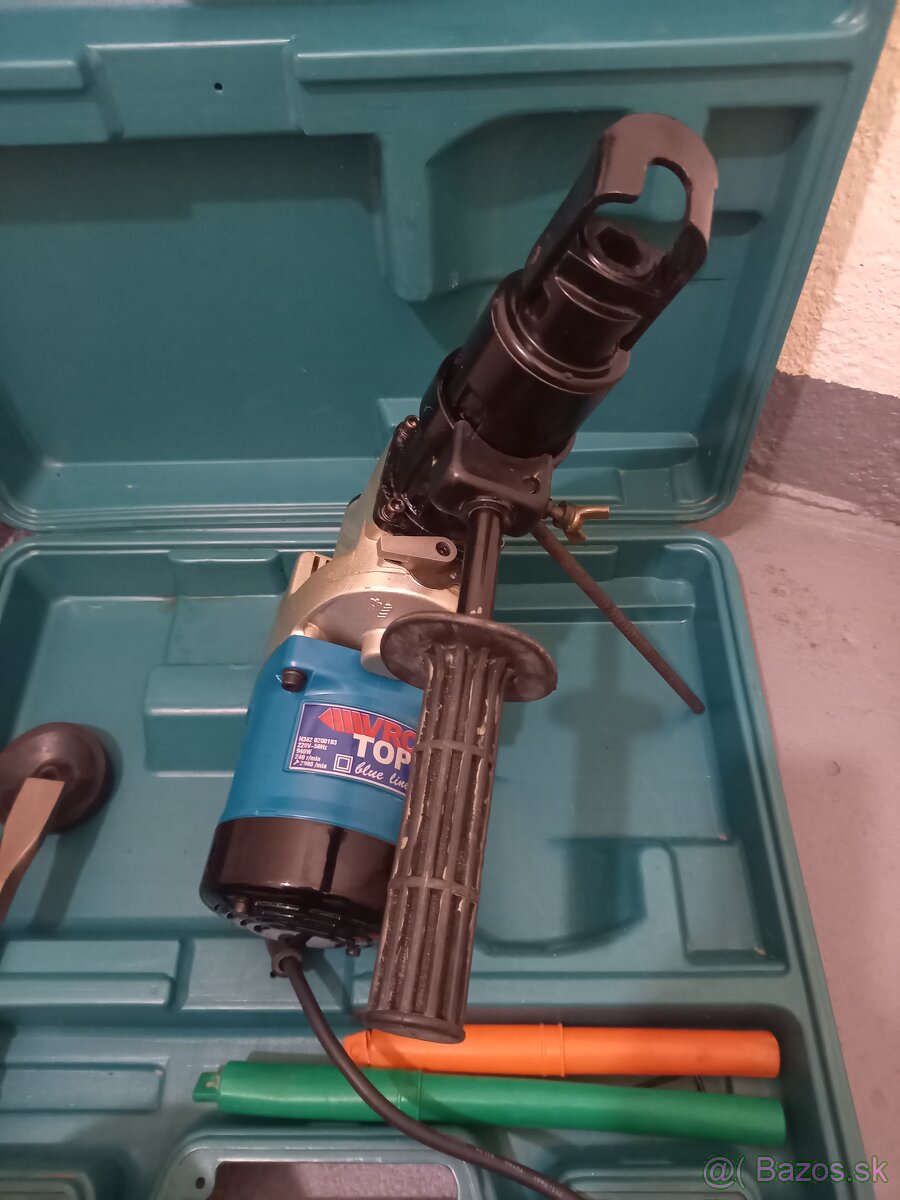 Sekacie kladivo WRC vykonné 900W - 6