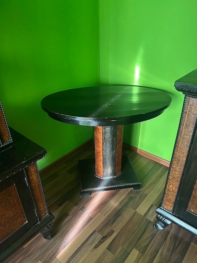 100-rocny nábytok do jedalne - 6