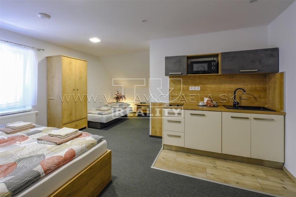 NA PREDAJ PRVOTRIEDNY ZABEHNUTÝ PENZIÓN + REKREAČNÝ DOM ... - 6