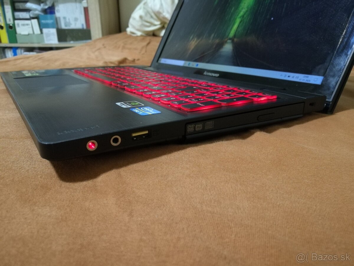 Lenovo Y500. i7-4-jadro. 15,6 FHD. 16 GB RAM. 256 GB SSD+1TB - 6
