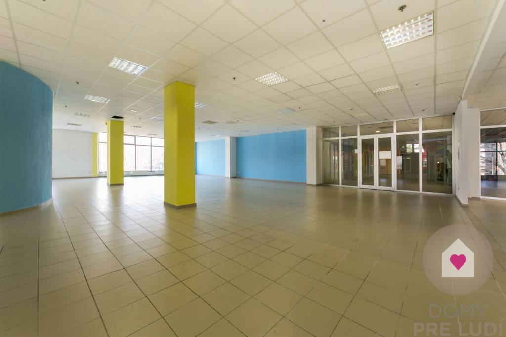 GA/CENTRUM - Veľký obchodný priestor o výmere 337m2 s parkov - 6