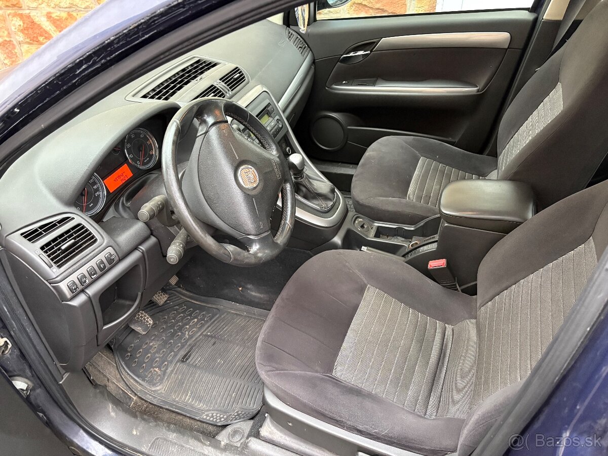 Fiat Croma kombi 1.9 JTD - 6
