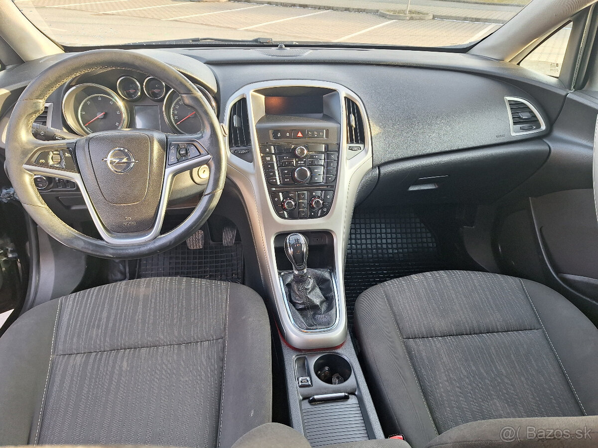 Opel astra J combi - 6