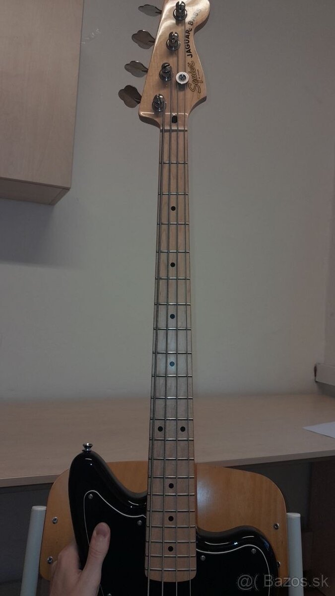 Squier Jaguar Bass - 6