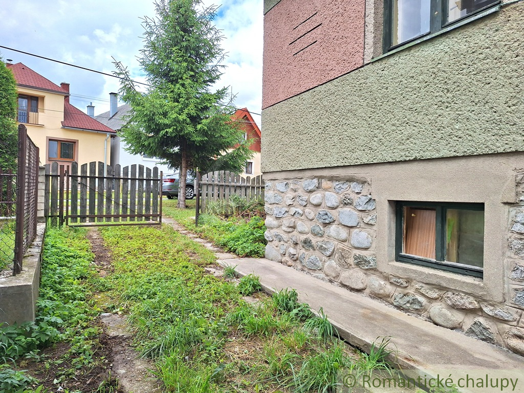 Priestranný dom na Liptove, ktorý má výhľad z izby na Kriv - 6