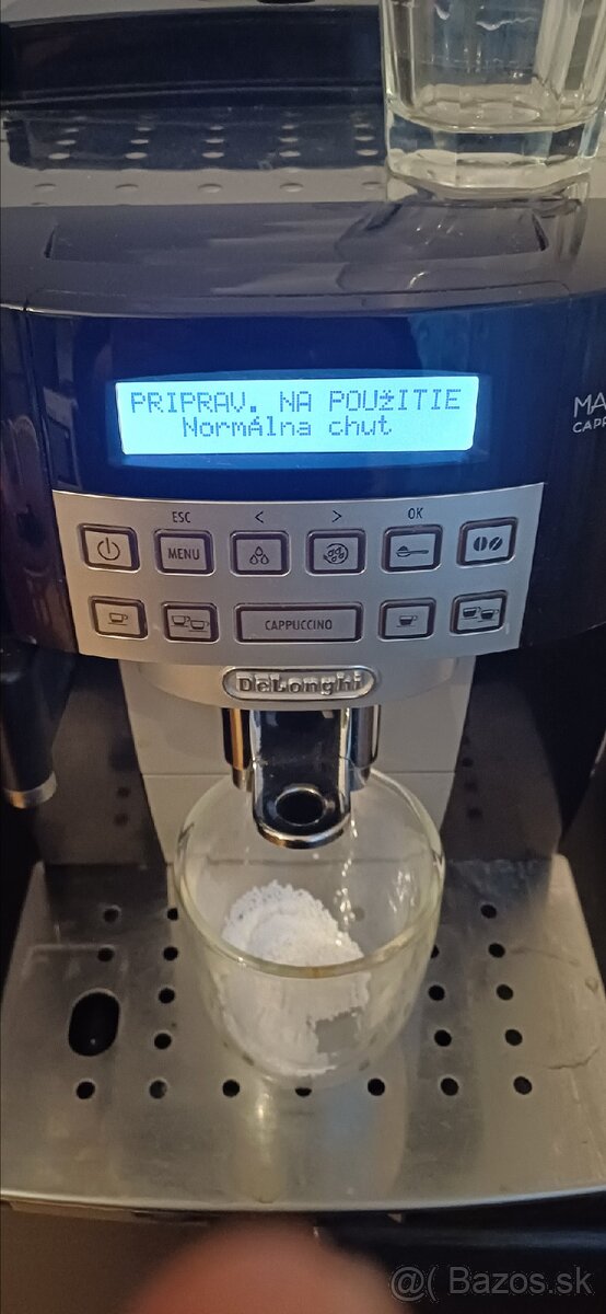 Predam DeLonghi Magnifica S - 6