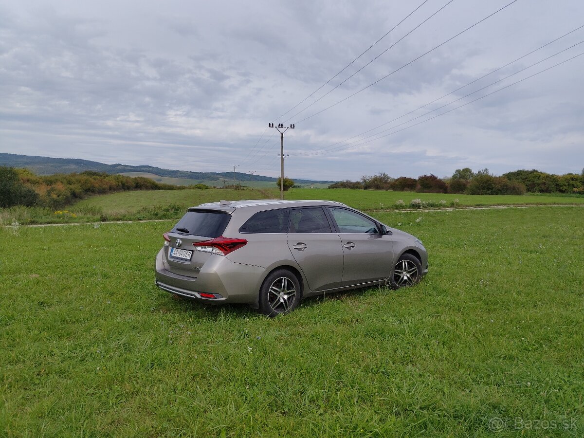 Toyota Auris Touring Sports - 6