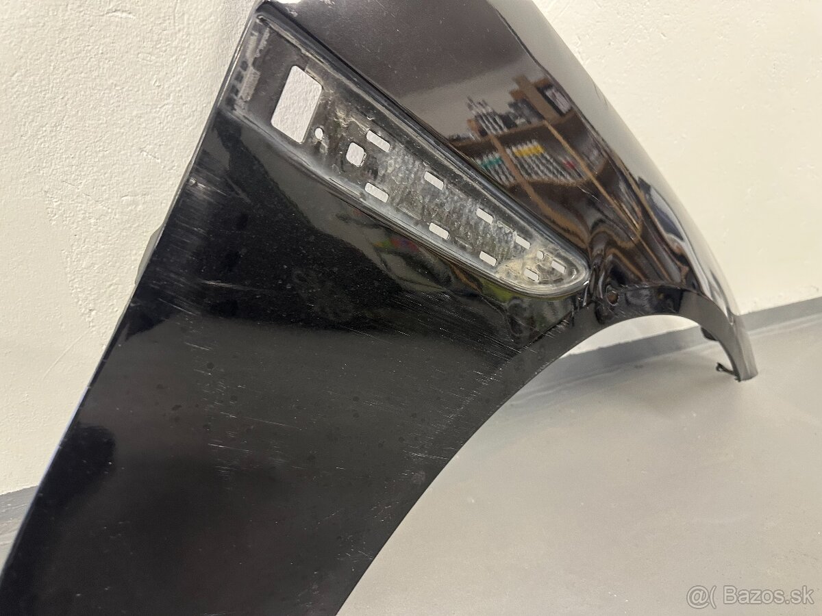 Blatník pravý Jaguar XE 2019 - 6