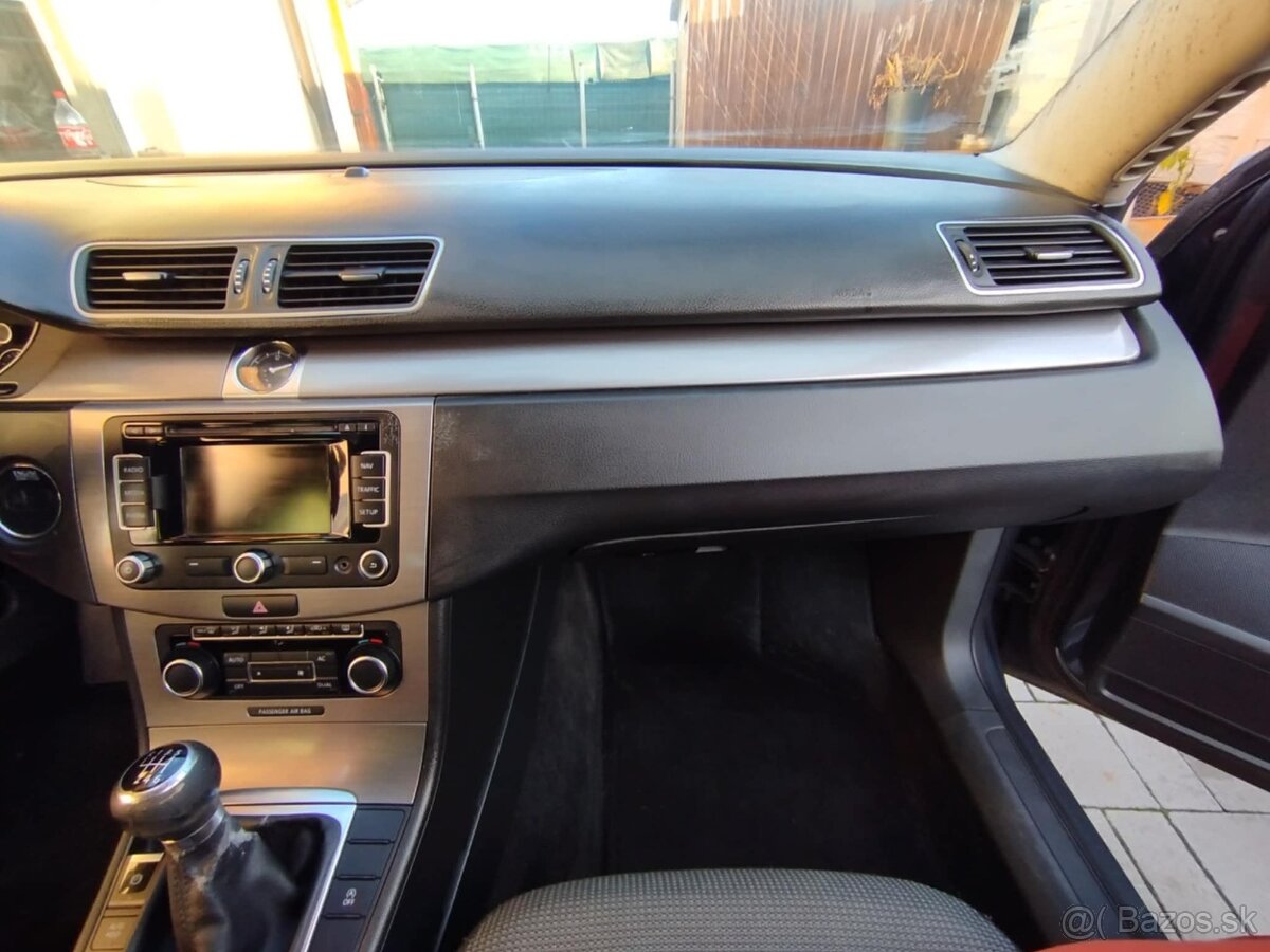 Volkswagen Passat - 6